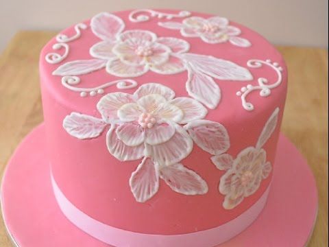 Buttercream Brush Embroidery: Elegant Cake Decorating with a Painterly Touch