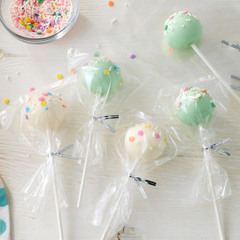 Wilton Treat and Cake Pops Bag Kit, Clear and White, 12-Count