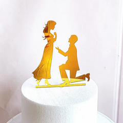 Bride & Groom -knealing - Topper